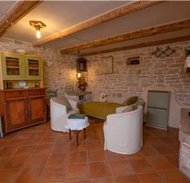 5 Bedroom Istrian Villa Estate with Large Pool and Gardens near Barban, Sleeps 12